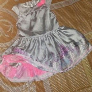 Gorgeous frilly dress for a little princess!